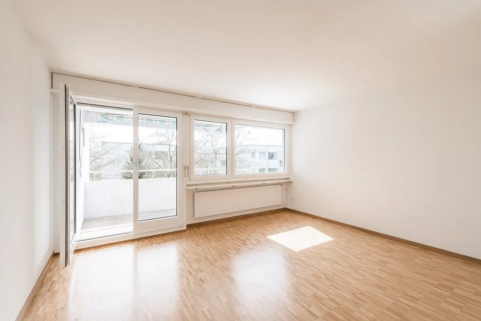 Bright 2.5-room apartment