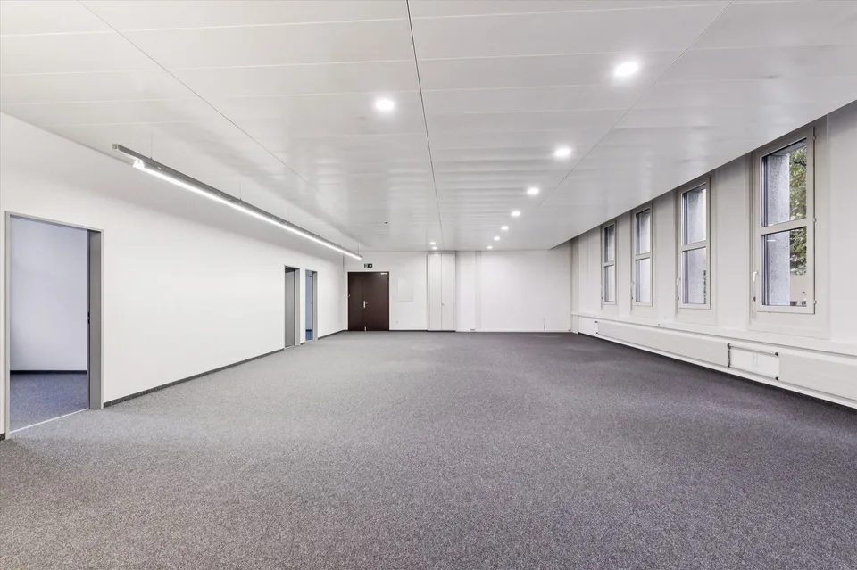 Helle Bürofläche im Zentrum von Flawil 175?m² bezugsbereit – Foto 4 von 8