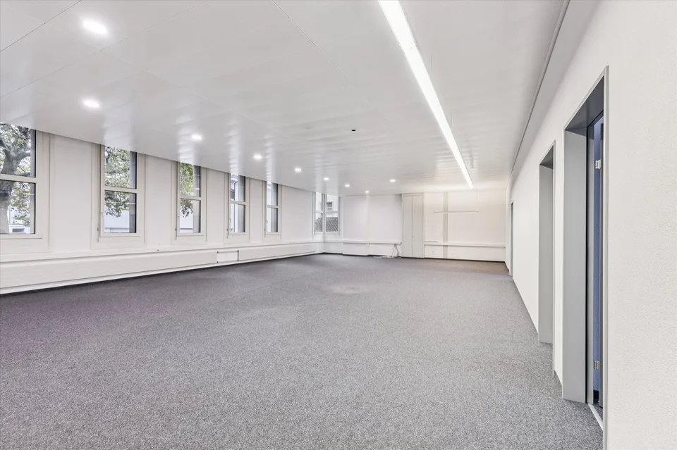 Helle Bürofläche im Zentrum von Flawil 175?m² bezugsbereit – Foto 3 von 8