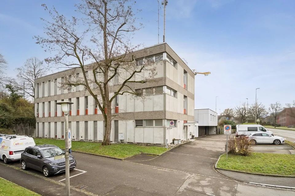 Mehr Platz für Ihr Business: 305 m² Lagerfläche mit Warenlift – Foto 2 von 8