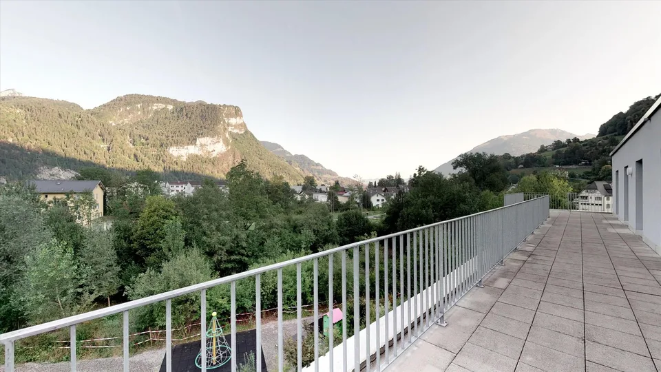Living amidst a unique mountain scenery with a 90m² rooftop terrace