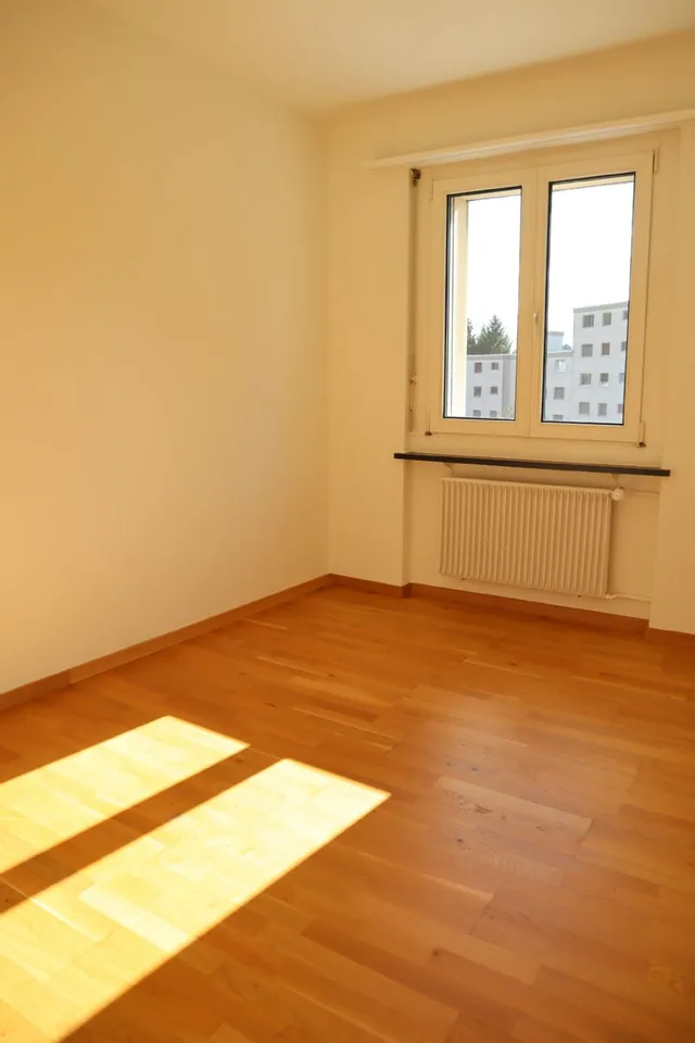 La tua nuova casa con ampio balcone, vicino alla scuola e all'accesso autostradale! – foto 6 di 7