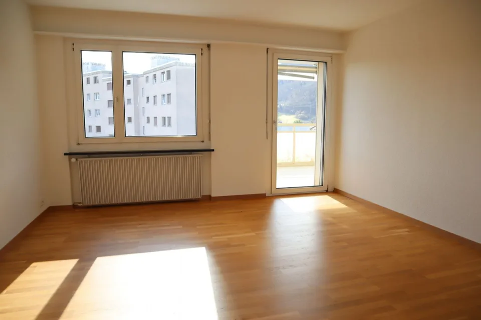 La tua nuova casa con ampio balcone, vicino alla scuola e all'accesso autostradale! – foto 4 di 7