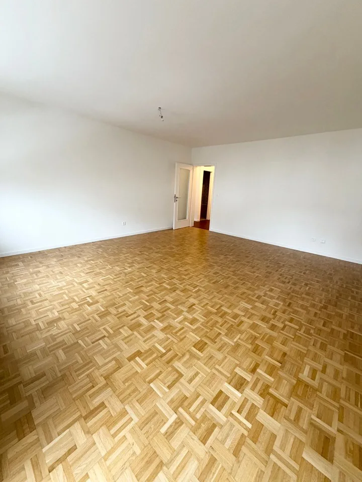 Appartement lumineux de 3 pièces avec 3 balcons à Bâle – disponible immédiatement ! – photo 2 sur 10