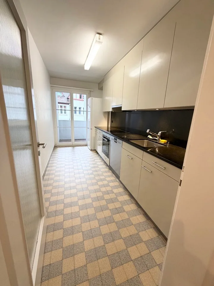Appartement lumineux de 3 pièces avec 3 balcons à Bâle – disponible immédiatement ! – photo 5 sur 10