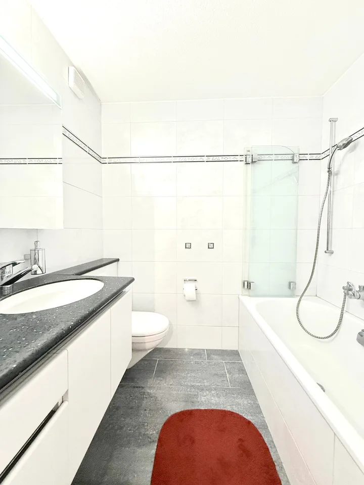 Charmante 4.5-Zimmer-Maisonette-Wohnung mit Garten – Foto 8 von 10