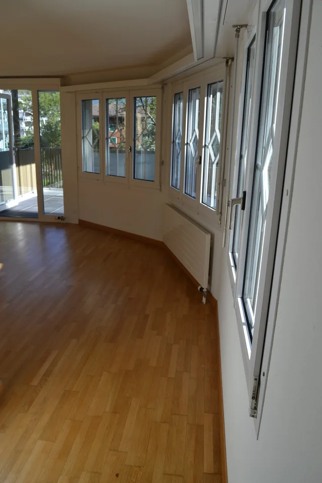 Appartement charmant, ensoleillé et lumineux de 3 pièces avec jardin d'hiver à louer