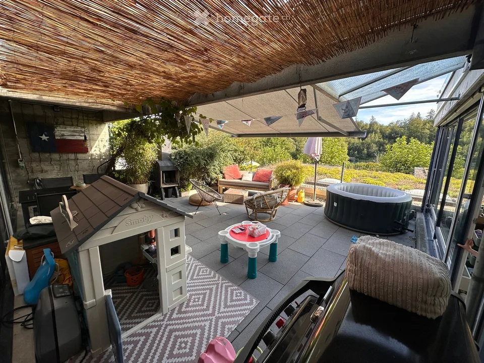 Traumhafte 4.5-Terrassenwohnung inkl Parkplatz & Aareblick – Hobbyraum, Hallenbad & Sauna