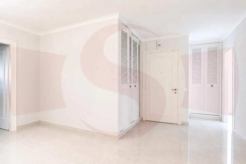 Schönes renoviertes 6-Zimmer-Apartment zur unbemöbelten Miete – Foto 2 von 8