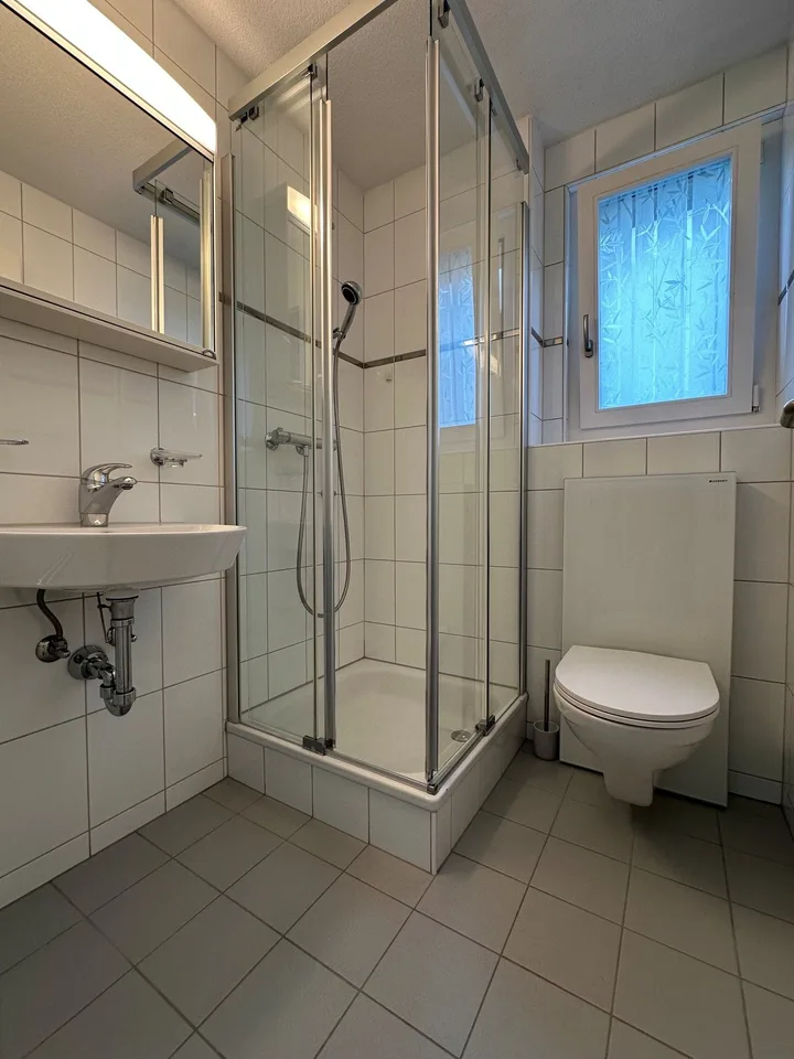 Appartement moderne 4.5 pièces pour les couples et les petites familles avec vue sur le Gürbetal
