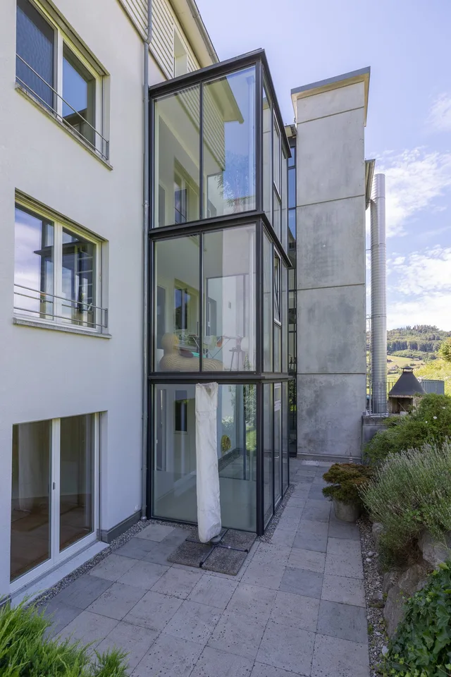 Appartement moderne 4.5 pièces pour les couples et les petites familles avec vue sur le Gürbetal
