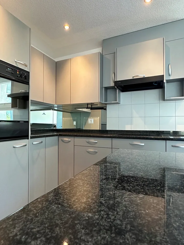 Appartement moderne 4.5 pièces pour les couples et les petites familles avec vue sur le Gürbetal