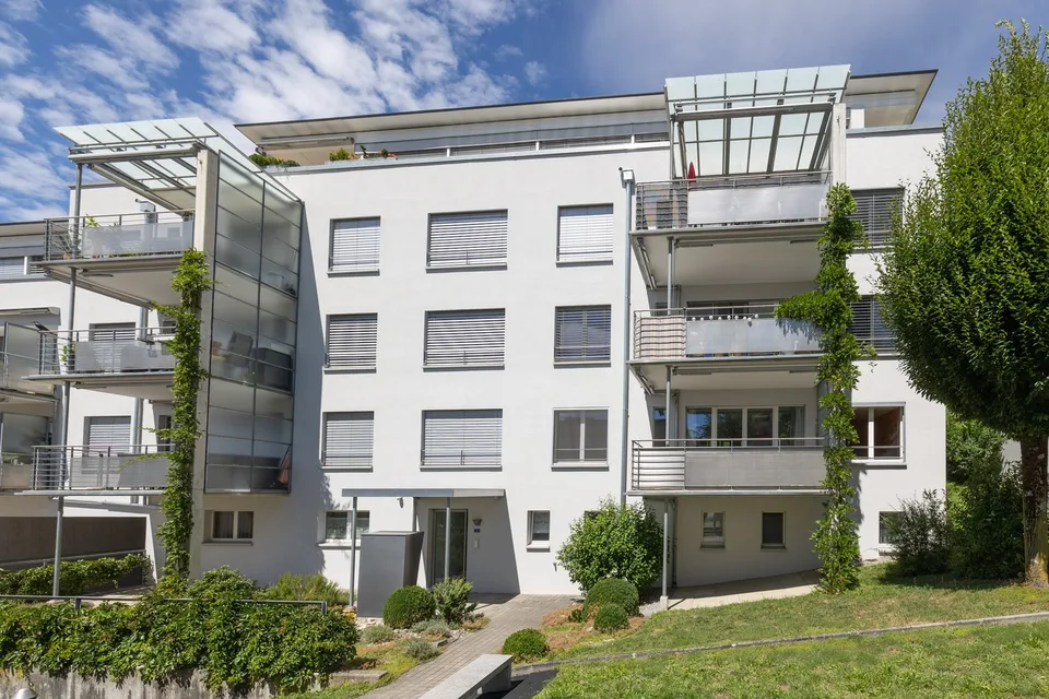 Appartement moderne 4.5 pièces pour les couples et les petites familles avec vue sur le Gürbetal