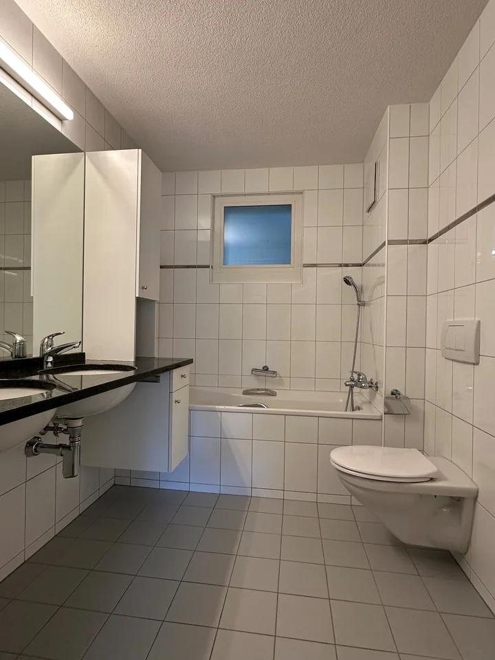 Appartement moderne 4.5 pièces pour les couples et les petites familles avec vue sur le Gürbetal