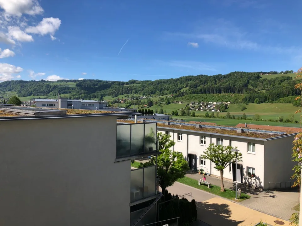 Appartement moderne 4.5 pièces pour les couples et les petites familles avec vue sur le Gürbetal