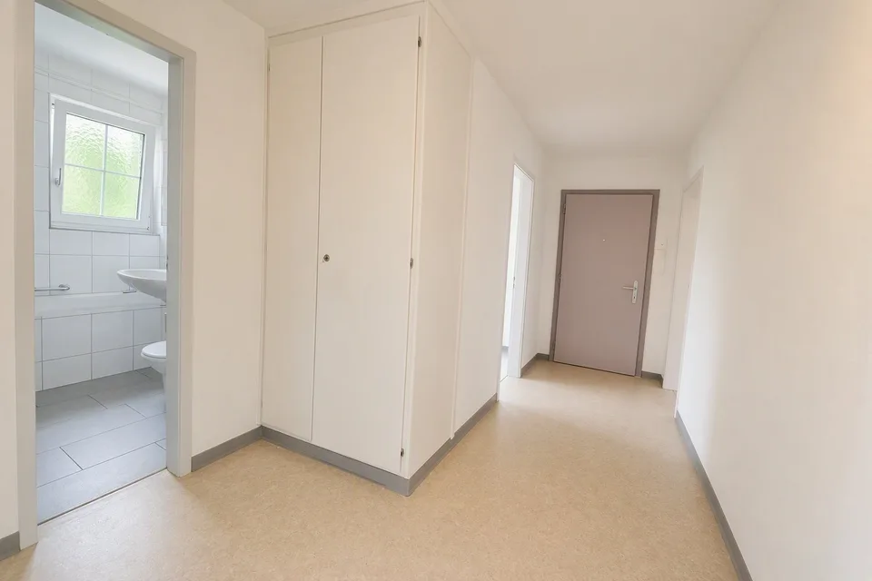 Helle 4-Zimmer-Wohnung mit Balkon in Romanshorn – Foto 2 von 8