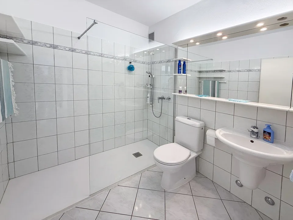 4.5 locali con vista aperta a Tenero - Terrasse und Weitsicht – Foto 15 von 20