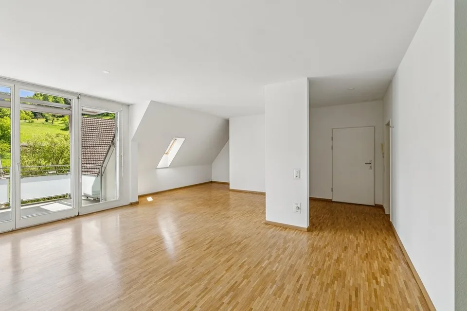 Naturnah wohnen mit besonderem Extra 4.5-Zi.Whg mit eigenem Dachspitz