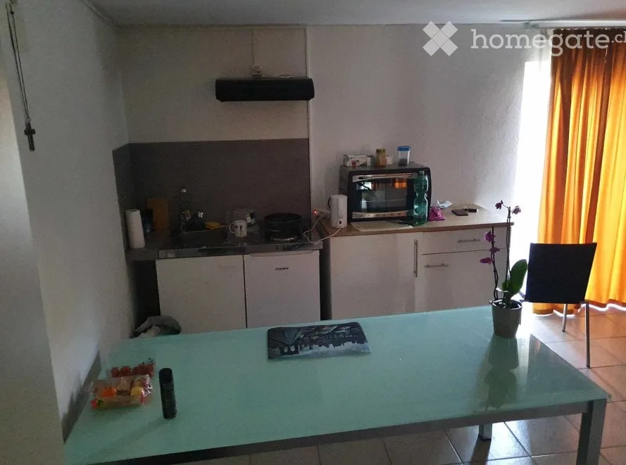 Chambre avec cuisine complètement meublée