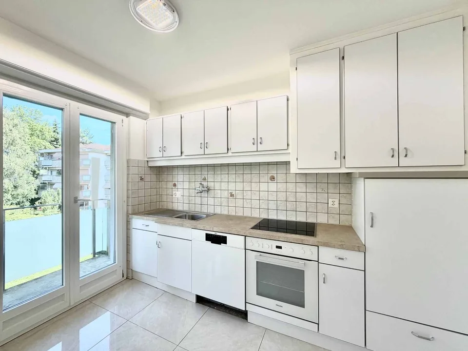 Charmantes 3,5 Zimmer-Wohnung mit atemberaubendem Blick auf den See