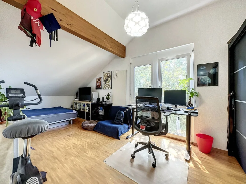 Zweifamilienhaus mit 5,5 Zimmern und Panoramablick auf den See und die Alpen! – Foto 11 von 12