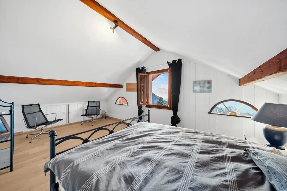 Schönes individuelles Haus mit herrlichem Blick auf den See – Foto 14 von 23
