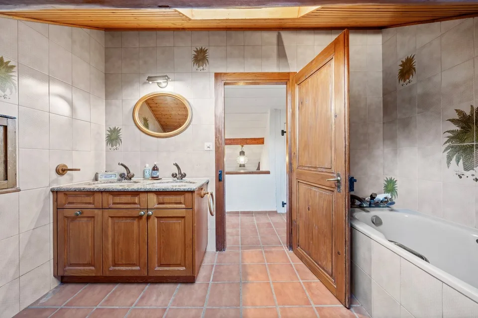 Schönes individuelles Haus mit herrlichem Blick auf den See – Foto 18 von 23