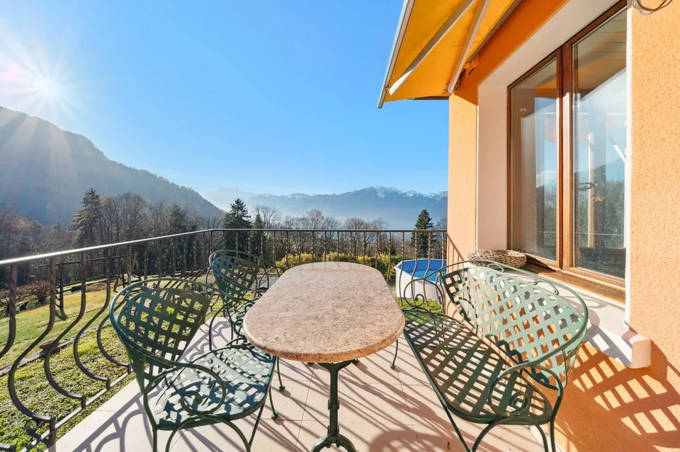 Schönes individuelles Haus mit herrlichem Blick auf den See – Foto 6 von 23