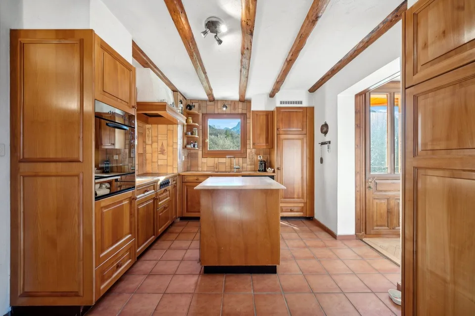 Schönes individuelles Haus mit herrlichem Blick auf den See – Foto 10 von 23
