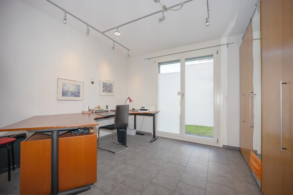 RÉSERVÉ - Appartement en propriété attractive de 4,5 pièces avec grand jardin – photo 6 sur 15