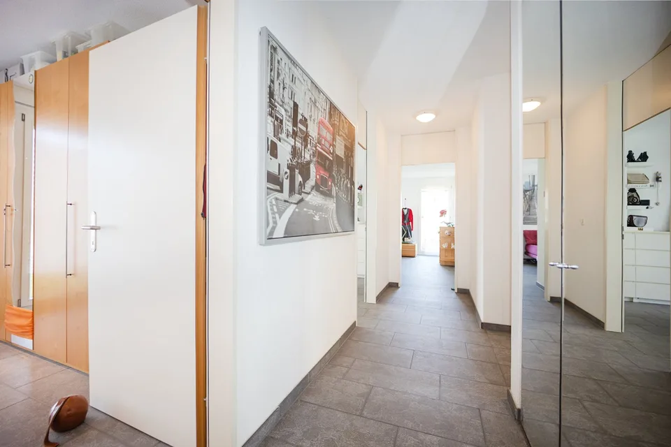 RÉSERVÉ - Appartement en propriété attractive de 4,5 pièces avec grand jardin – photo 4 sur 15