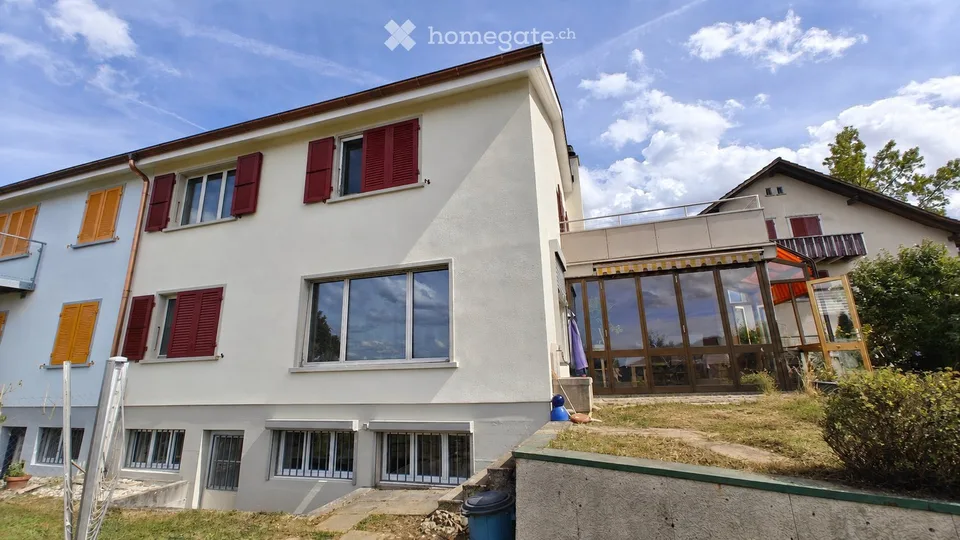 Charmante maison familiale de 5,5 pièces dans un endroit calme avec vue et soleil du soir