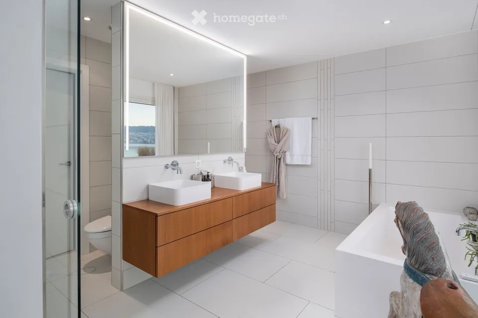 Luxuriöses 2½-Zimmer-Penthouse mit Atelier und einzigartiger 180-Grad-Seesicht