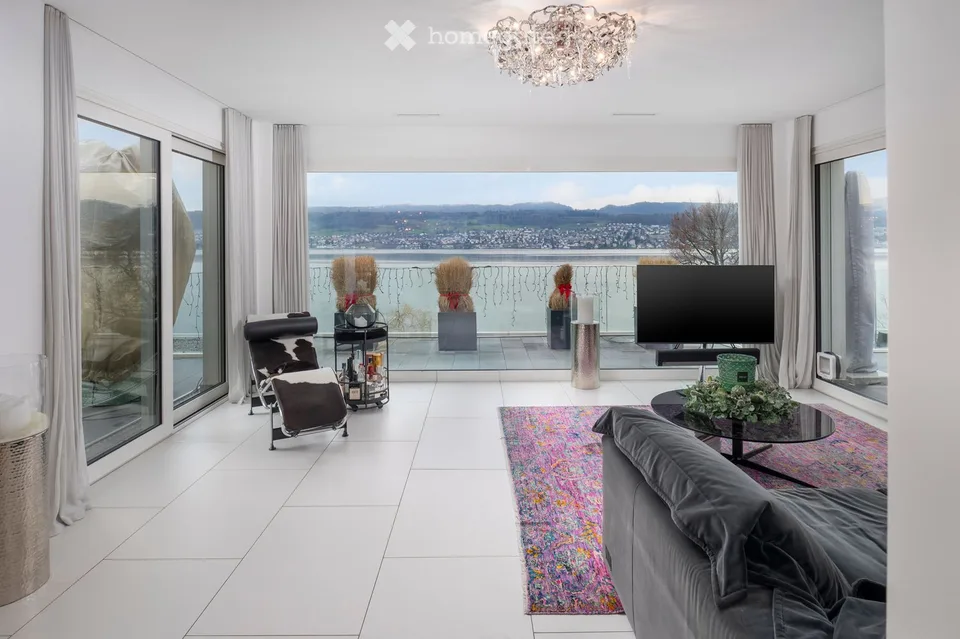 Luxuriöses 2½-Zimmer-Penthouse mit Atelier und einzigartiger 180-Grad-Seesicht