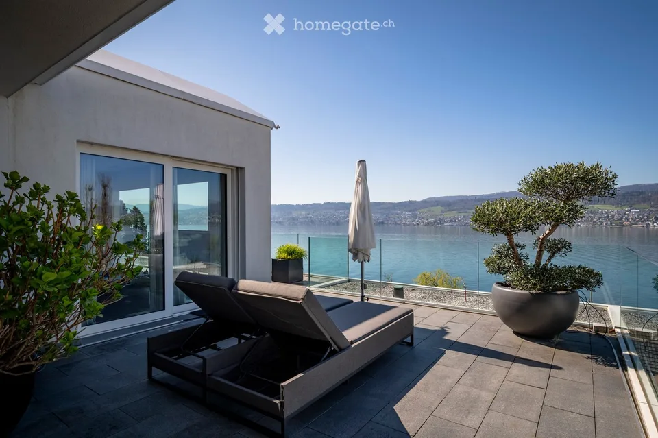 Luxuriöses 2½-Zimmer-Penthouse mit Atelier und einzigartiger 180-Grad-Seesicht