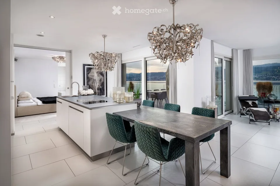 Luxuriöses 2½-Zimmer-Penthouse mit Atelier und einzigartiger 180-Grad-Seesicht