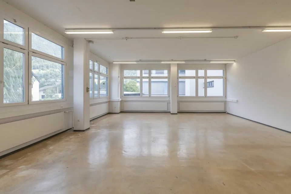 Büro- und Gewerbeflächen nahe Flugplatz Mollis – Foto 8 von 11