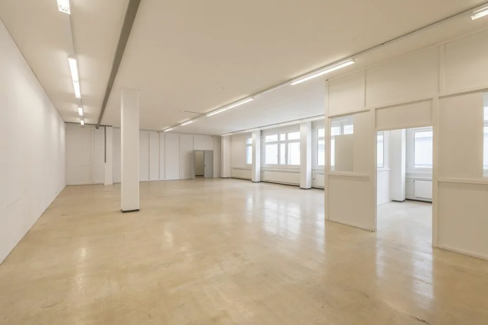 Büro- und Gewerbeflächen nahe Flugplatz Mollis – Foto 4 von 11