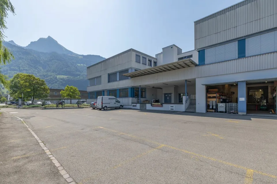Büro- und Gewerbeflächen nahe Flugplatz Mollis – Foto 2 von 11