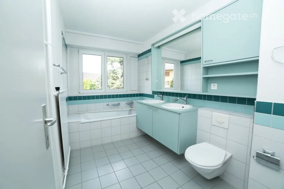 Charmant appartement 4.5 pièces avec balcon et belle vue à Ramsen