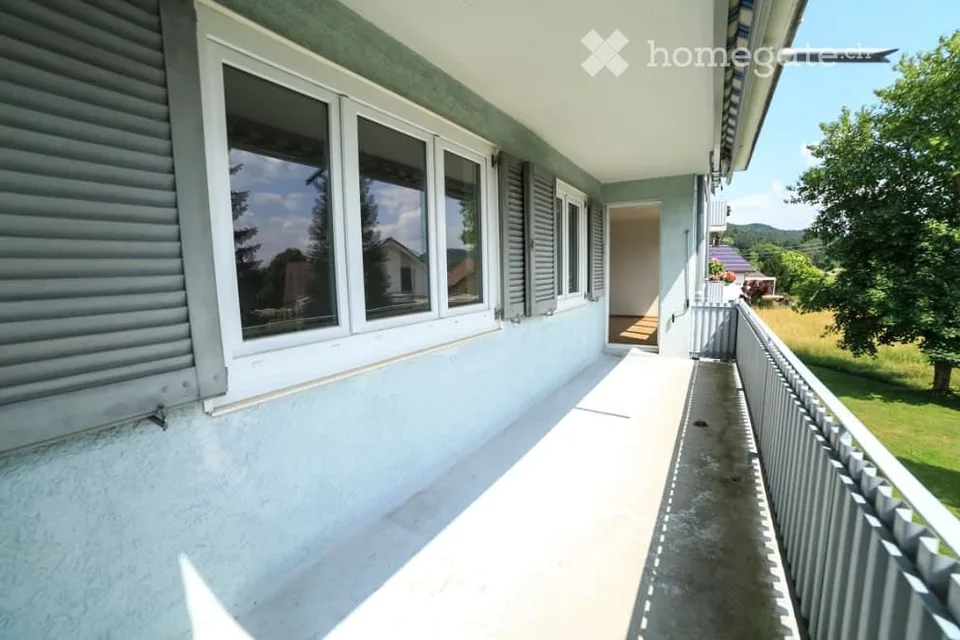 Charmant appartement 4.5 pièces avec balcon et belle vue à Ramsen