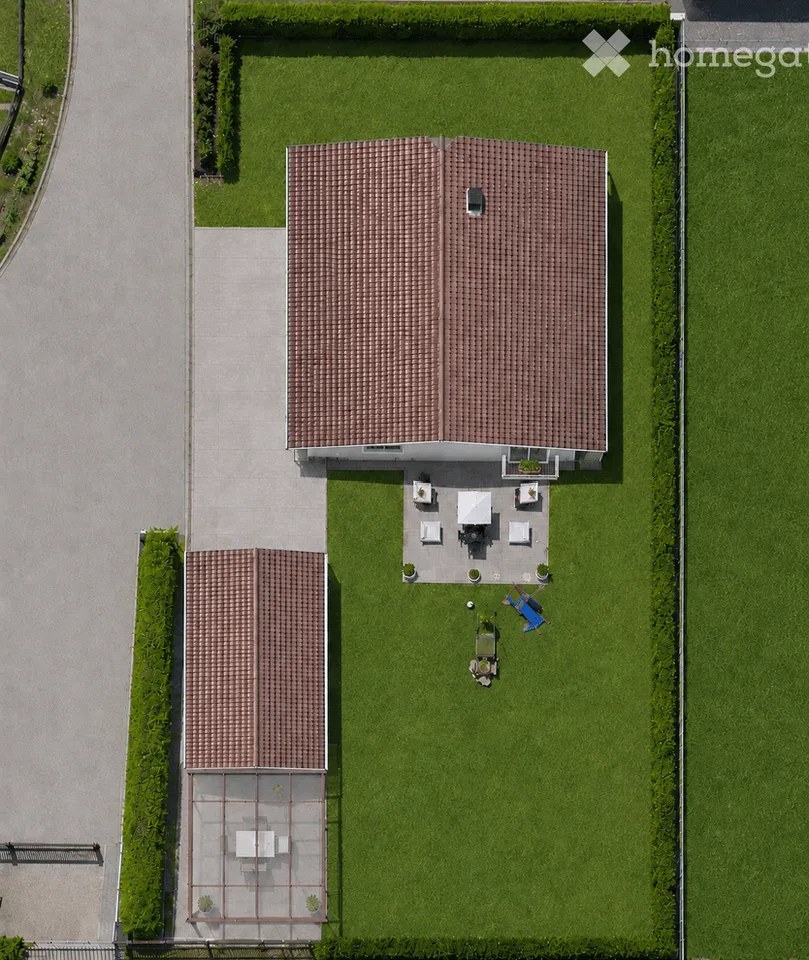 Detached 4.5-room single-family house with large garden and garage in 8181 Höri