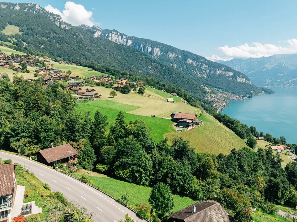 Ampia parcelle di terreno edificabile con vista spettacolare a Sigriswil – foto 3 di 7