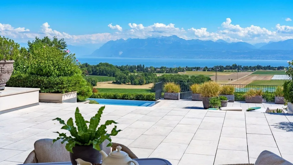 Zu verkaufen - Villa mit Panoramablick auf den See und die Alpen – Foto 2 von 6