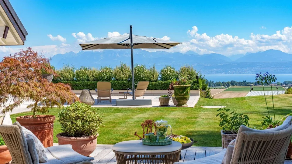Zu verkaufen - Villa mit Panoramablick auf den See und die Alpen – Foto 4 von 6