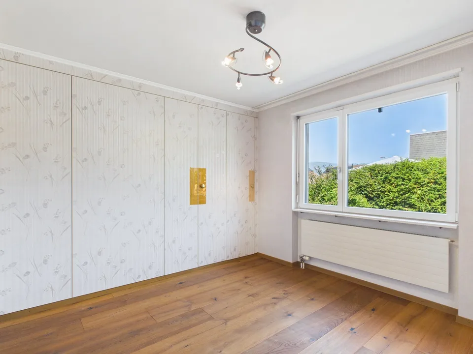 Exklusives 7.5-Zimmer-Einfamilienhaus mit Pool, Wintergarten und viel Privatsphäre in Arch BE – Foto 8 von 25