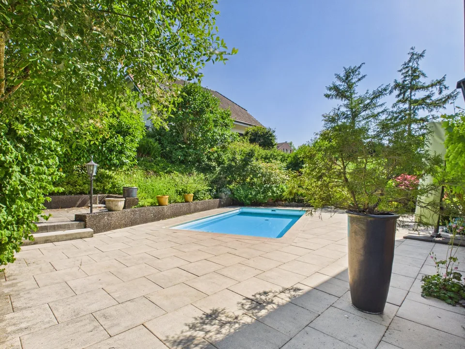 Exklusives 7.5-Zimmer-Einfamilienhaus mit Pool, Wintergarten und viel Privatsphäre in Arch BE – Foto 21 von 25