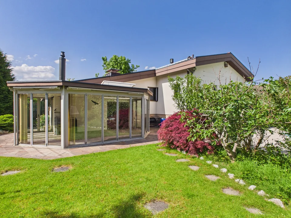 Exklusives 7.5-Zimmer-Einfamilienhaus mit Pool, Wintergarten und viel Privatsphäre in Arch BE – Foto 2 von 25