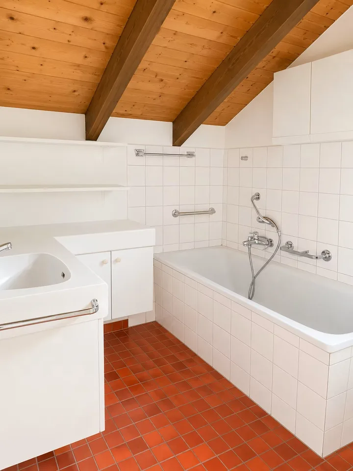 Maison de famille charmante avec studio et vue lac impressionnante – vivre au-dessus du lac de Thoune – photo 8 sur 13