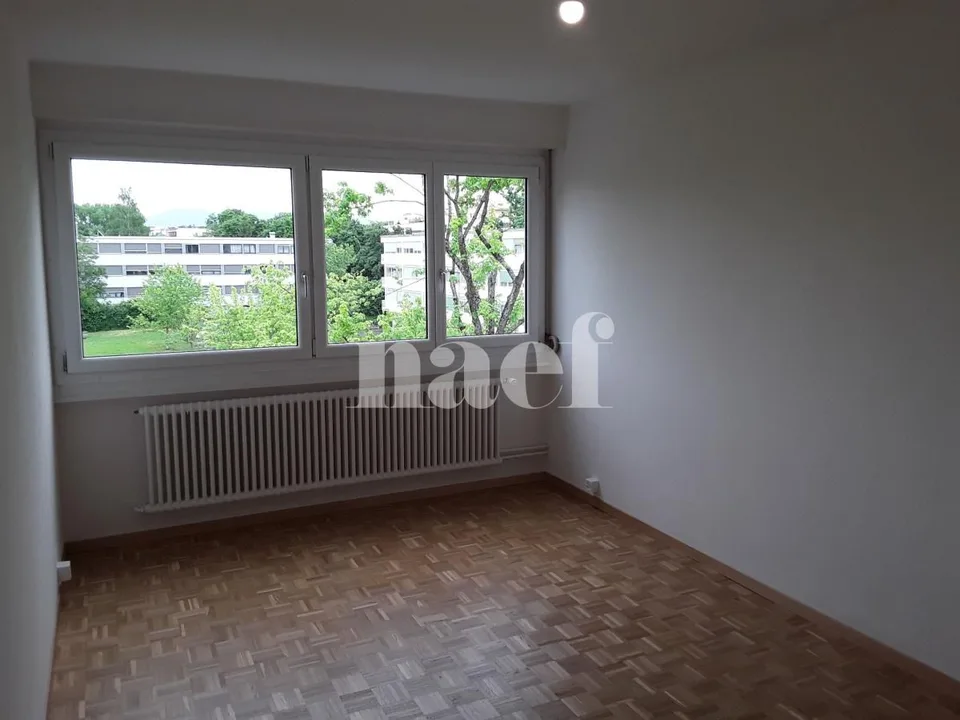 Wohnung mit 6 Zimmern in ruhiger Lage